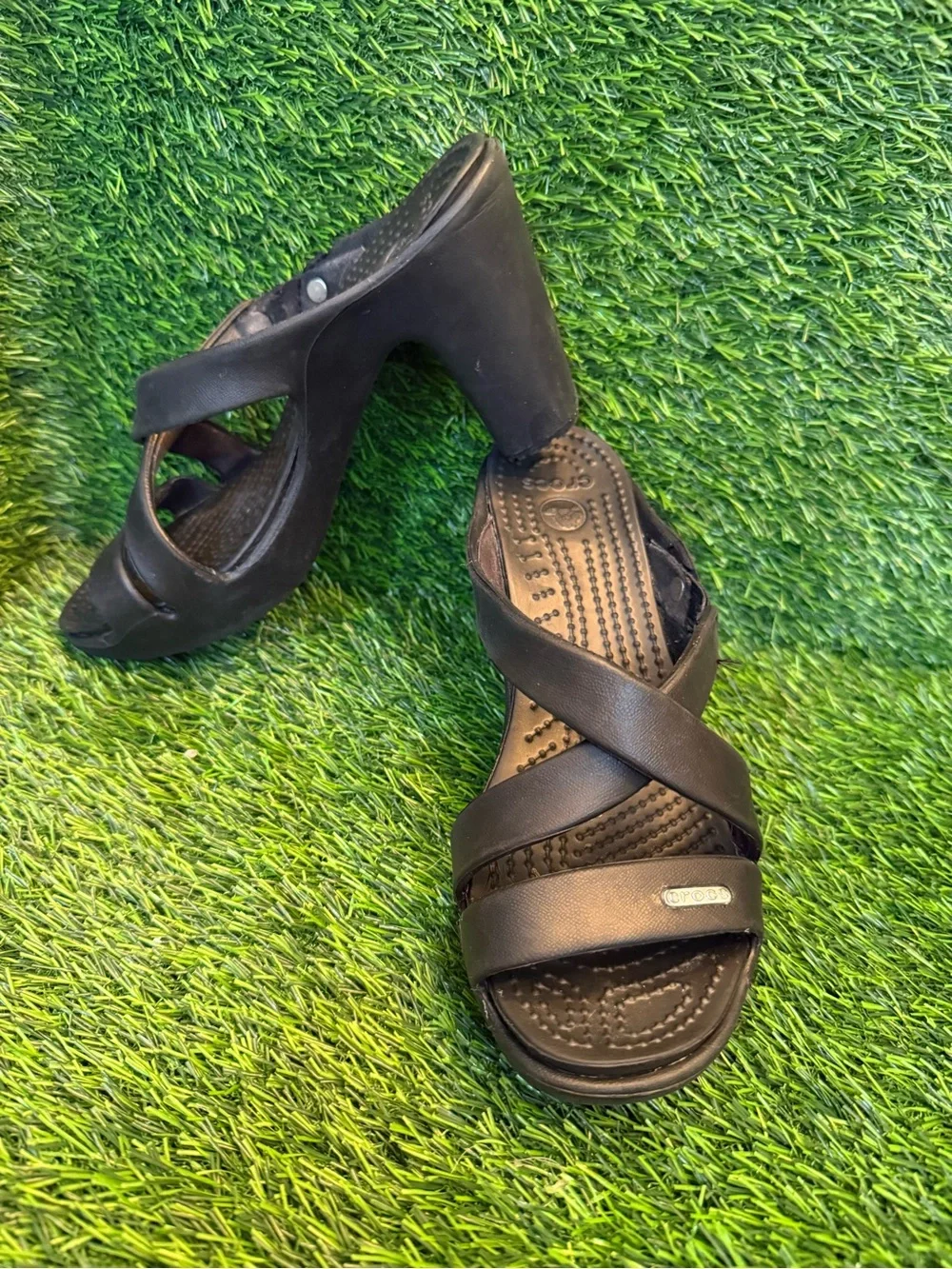 Crocs women Black Cyprus lV Strappy Platform Heels size 5